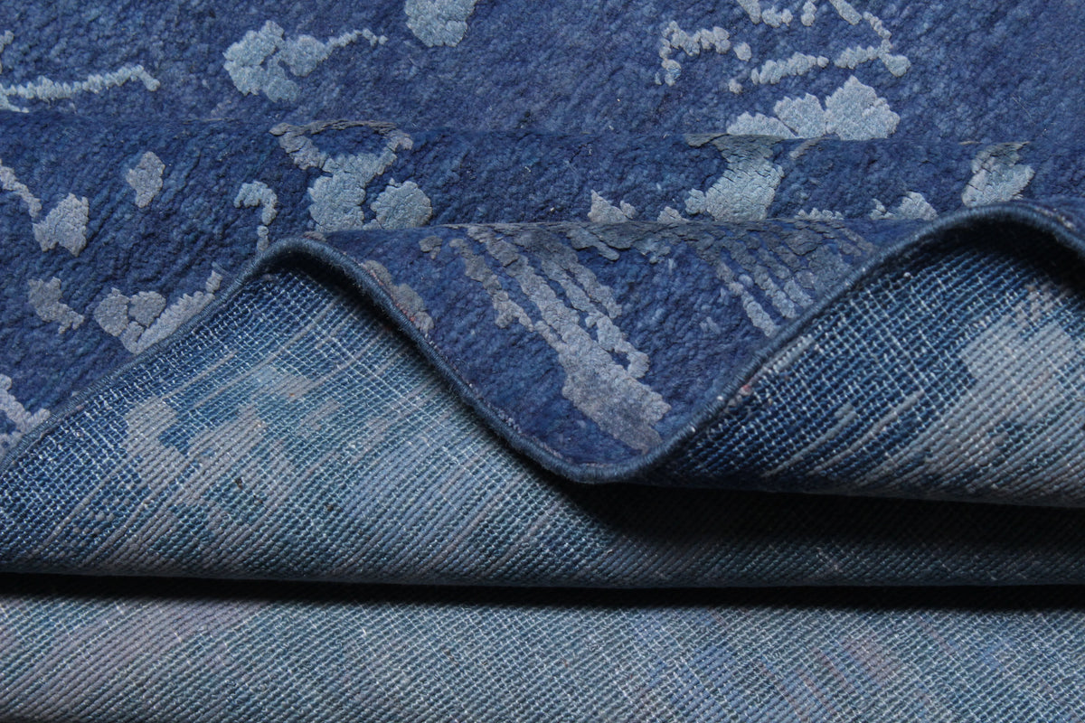 Dunkelblauer Orientteppich mit hellen Blüten, 295 × 241 cm – Produktansicht 5