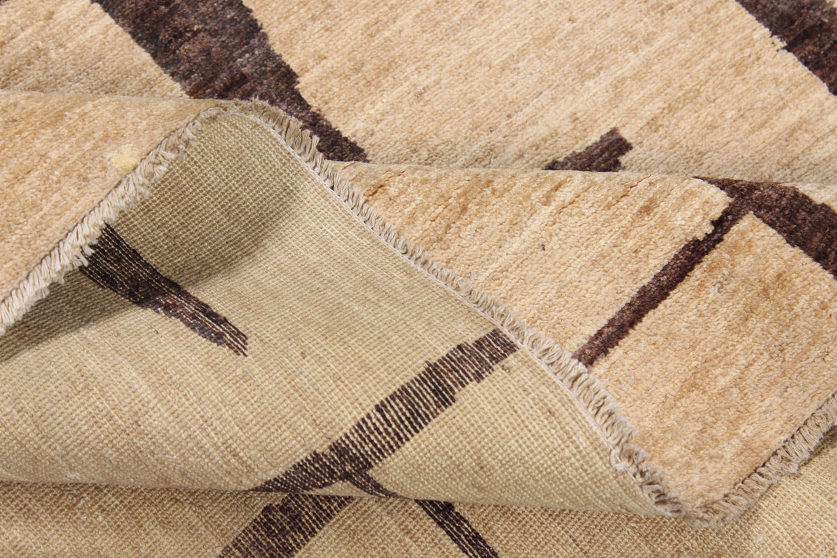 Beiger Orientteppich mit braunem Linienraster, 296 × 240 cm – Produktansicht 8