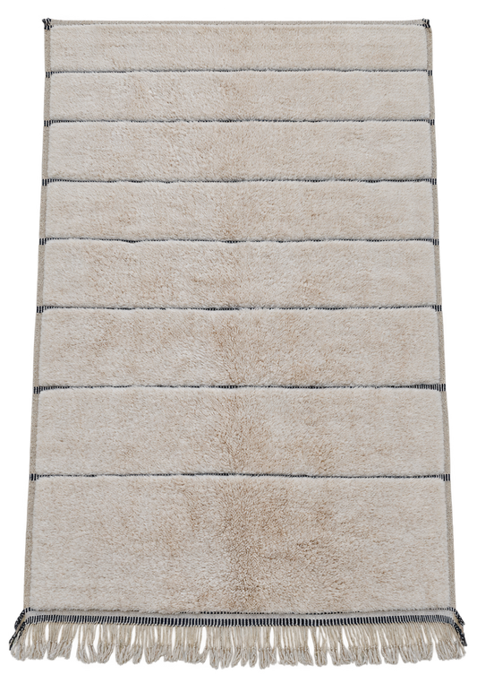 Beni Ourain Teppich Naturweiß mit schwarzen Streifen – 435 × 304 cm – freigestellte Gesamtansicht
