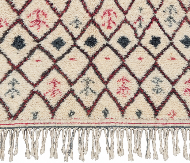 Fringe and edge detail of Cream Vintage Beni Ourain Rug with Black and Rose Diamonds, 240 × 150 cm.