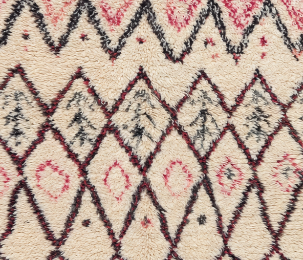 Detail of Cream Vintage Beni Ourain Rug with Black and Rose Diamonds, 240 × 150 cm.
