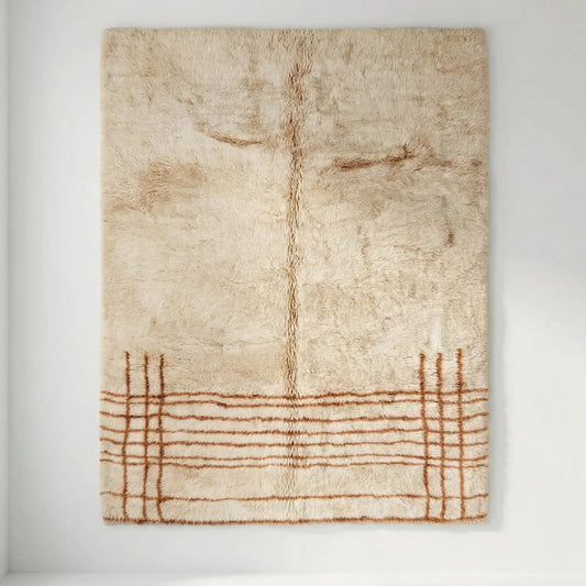 Handgeknüpfter flauschiger Beni Ourain Berber-Teppich in Beige und Braun mit modernem -Muster.“