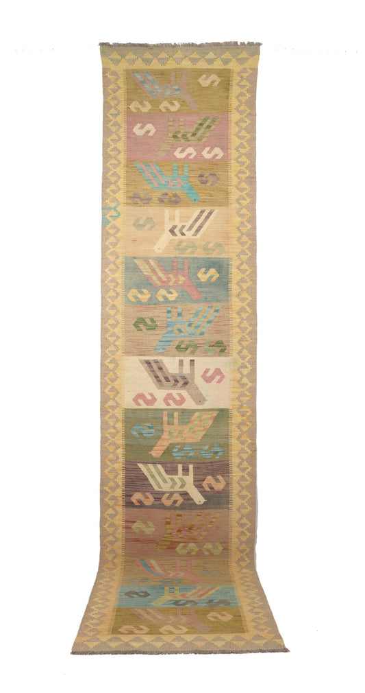 Kelim Läufer in Naturtönen mit Vogelmotiven, 400 × 85 cm – Gesamtansicht
