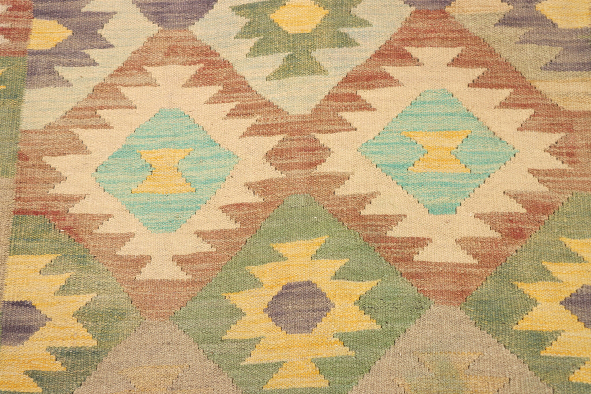 Earth Tone Diamond Medallion Kilim Rug, 170 × 120 cm — view 3