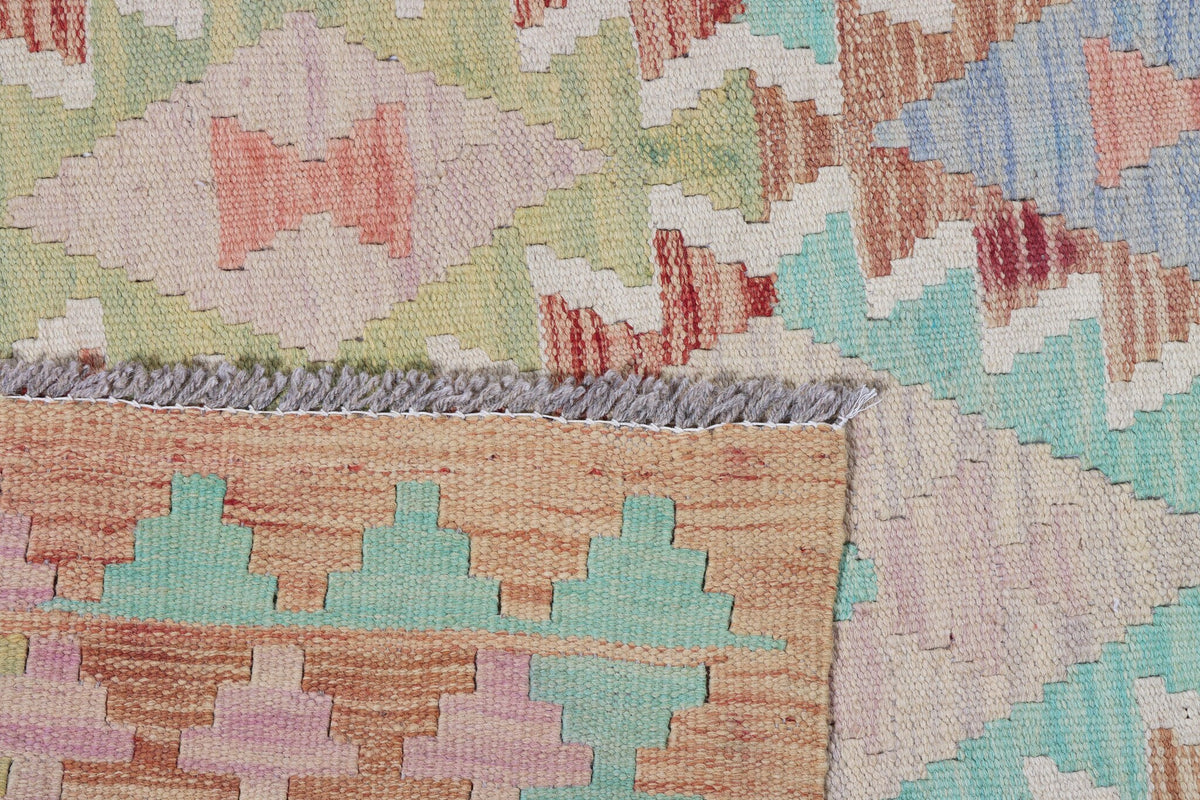 Pastel Large Diamond Kilim Rug, 176 × 127 cm — view 5