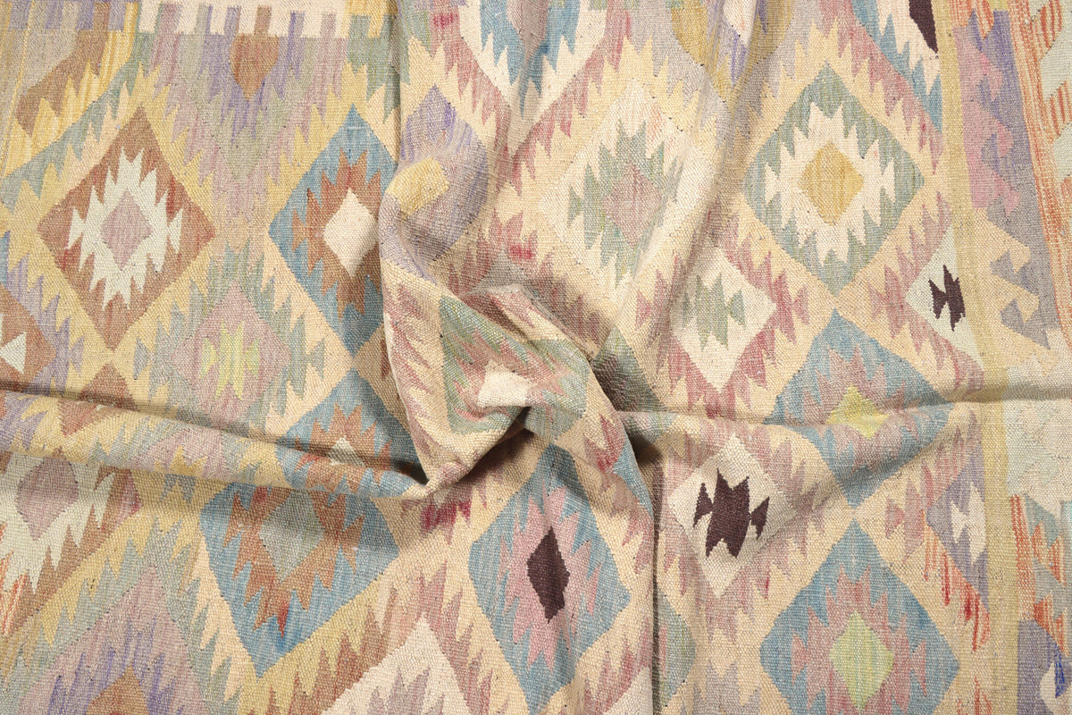Natural Tone Diamond Grid Kilim Rug, 198 × 146 cm — view 6