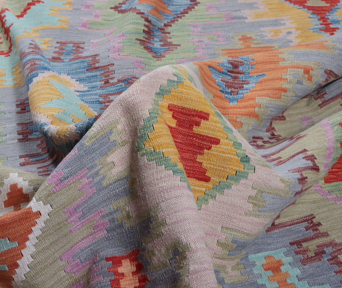 Colorful Diamond Medallion Kilim Rug, 240 × 195 cm — view 5