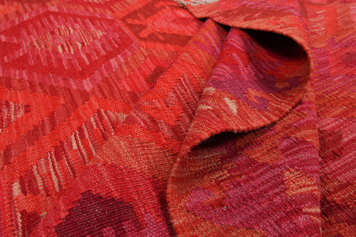 Red Subtle Diamond Kilim Rug, 295 × 205 cm — view 9