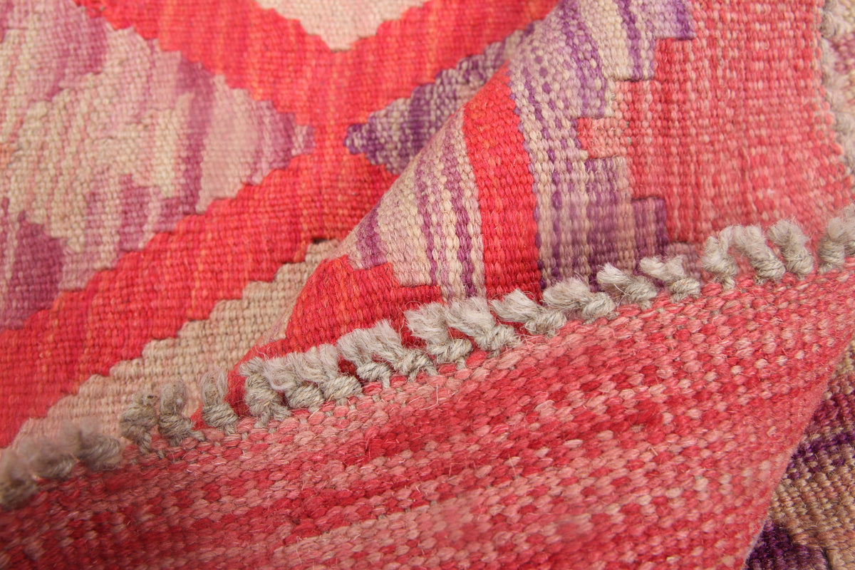 Pink and Red Kilim Rug with Light Border, 297 × 199 cm — view 7