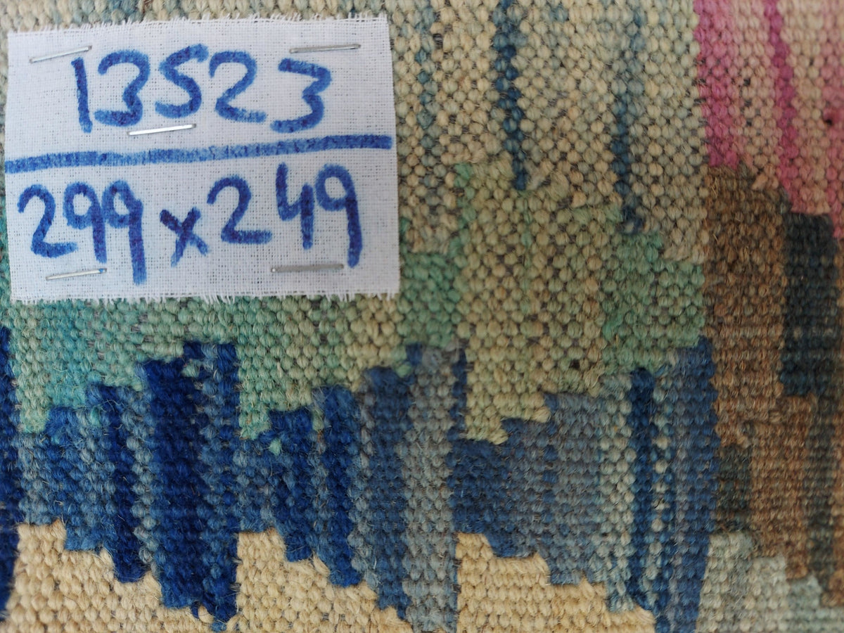 Blauer Kelim Teppich mit buntem Streifenmosaik, 299 × 249 cm, KT-Bt-13523-299x249 – Ansicht 9
