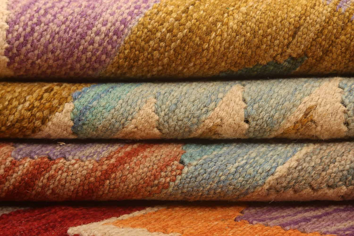 Kilim Rug with Ochre Border, 290 × 196 cm — view 10