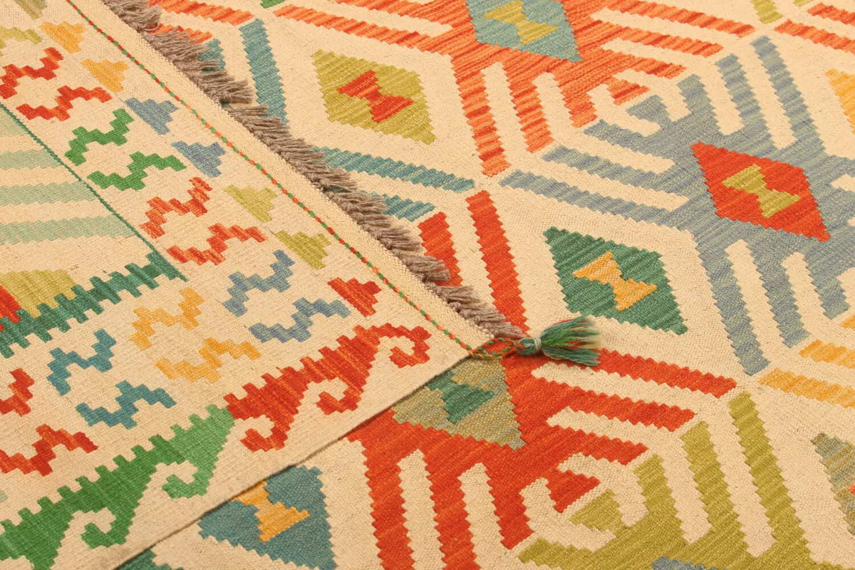 Cream and Green Diamond Kilim Rug, 294 × 206 cm — view 7