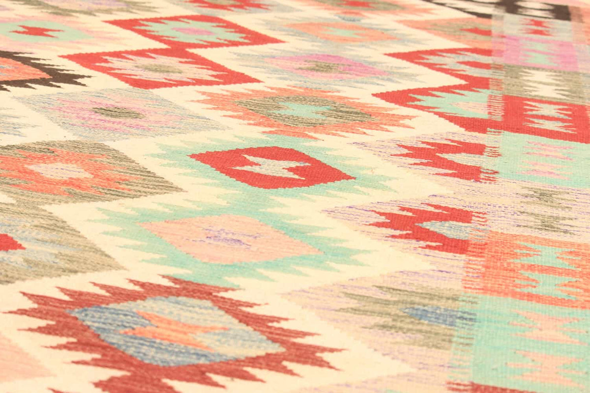 Light Kilim Rug with Pink and Green Diamonds, 298 × 192 cm — view 7