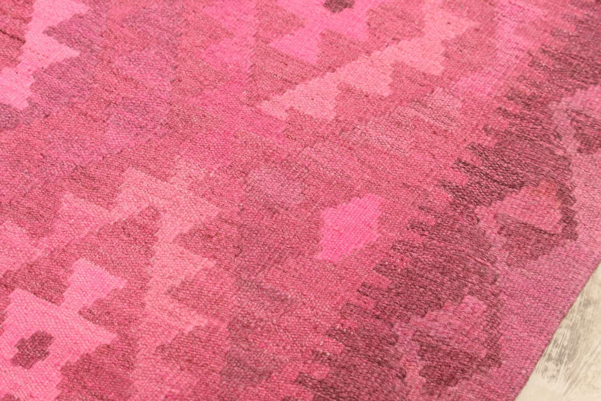 Bright Pink Fine Diamond Kilim Rug, 298 × 200 cm — view 4