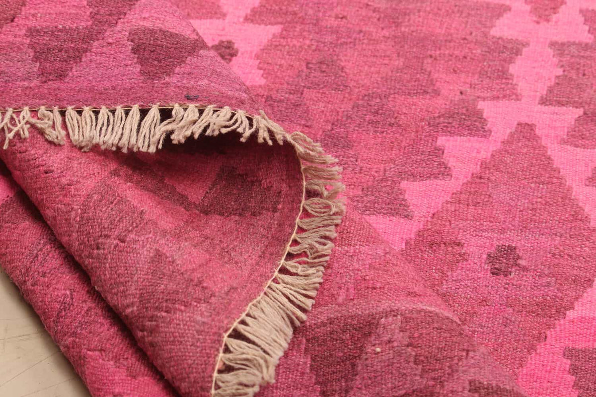 Bright Pink Fine Diamond Kilim Rug, 298 × 200 cm — view 8