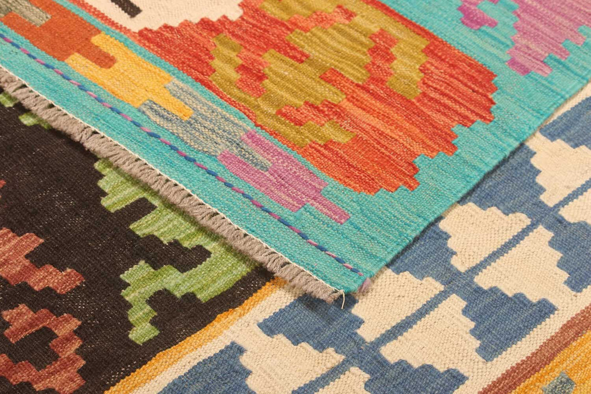 Turquoise Medallion Kilim Rug, 300 × 198 cm — view 5