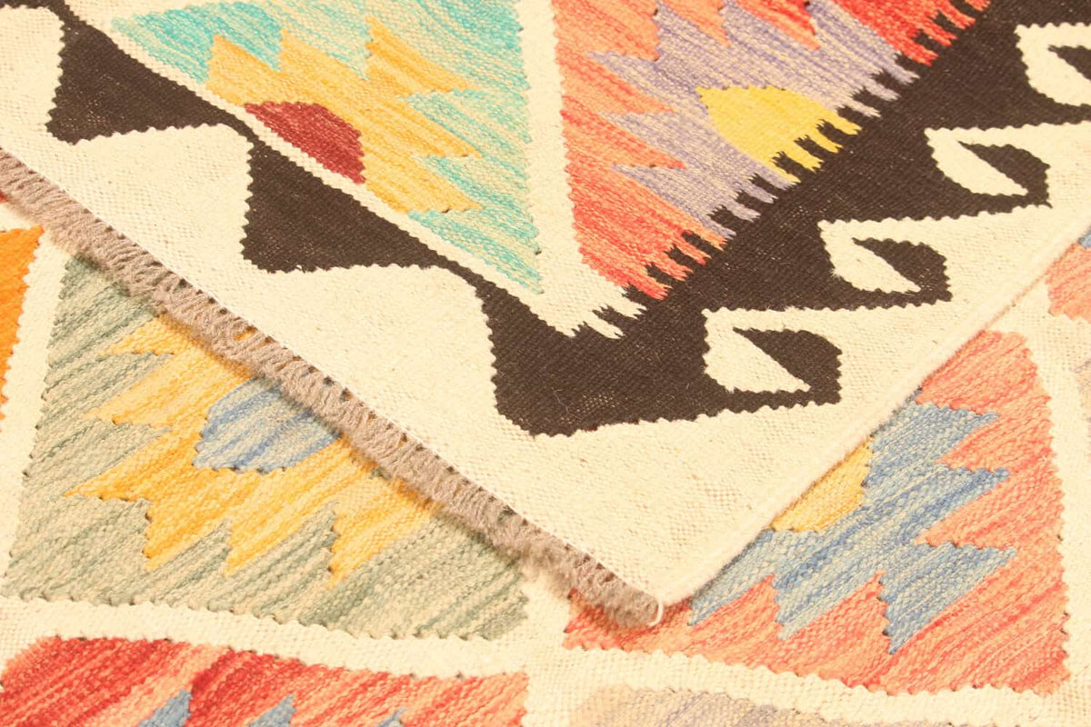 Large Diamond Grid Kilim Rug, 300 × 200 cm — view 7