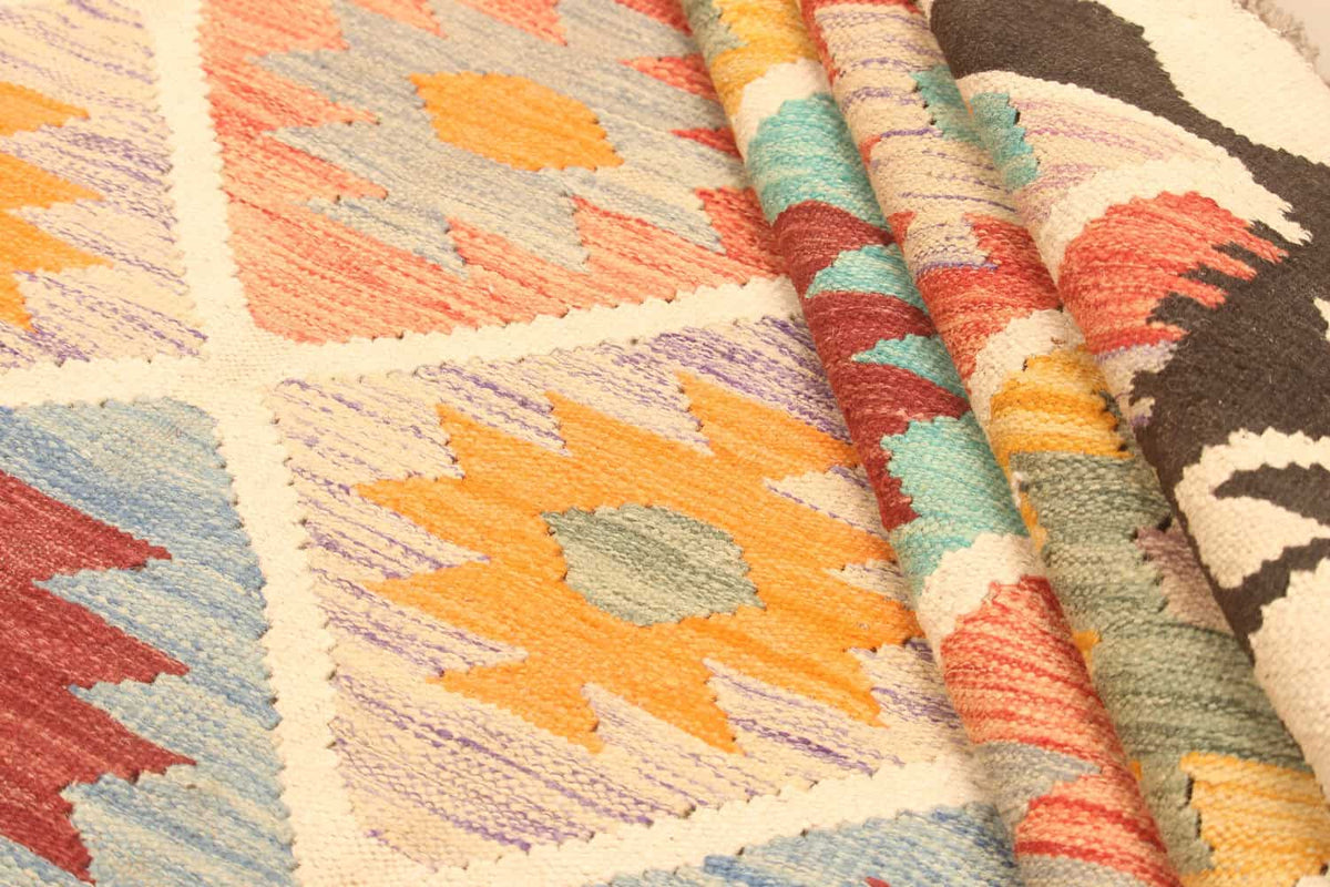 Large Diamond Grid Kilim Rug, 300 × 200 cm — view 8
