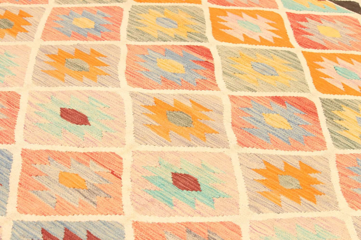 Large Diamond Grid Kilim Rug, 300 × 200 cm — view 9
