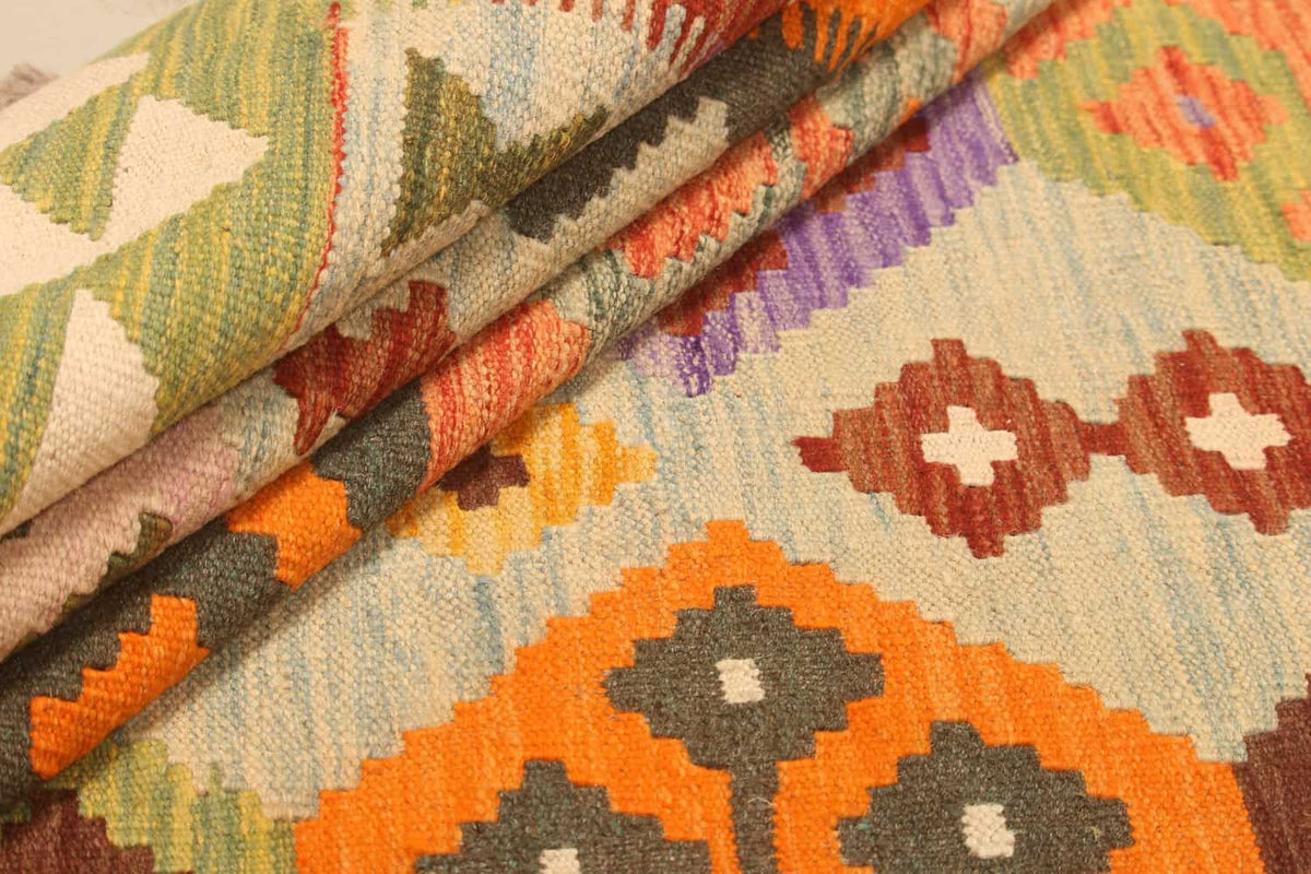 Colorful Geometric Medallion Kilim Rug, 305 × 198 cm — view 6