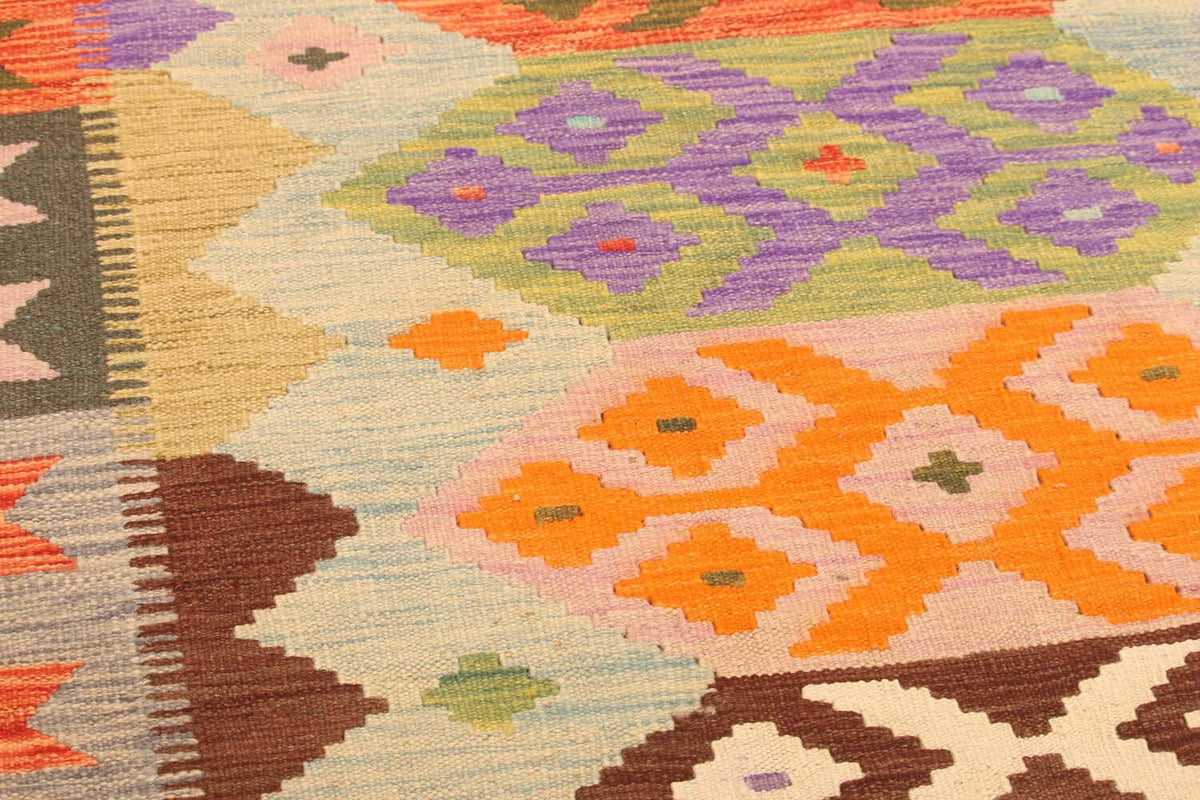 Colorful Geometric Medallion Kilim Rug, 305 × 198 cm — view 8