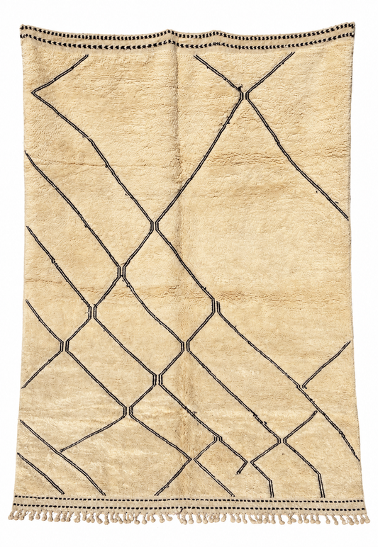 Beni Ourain Teppich Creme mit feinen schwarzen Linien – 315 × 218 cm – Gesamtansicht