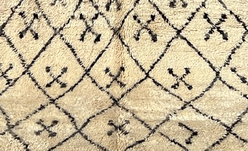Detail of Cream Beni Ourain Rug with Diamonds and Small Symbols, 250 × 170 cm.