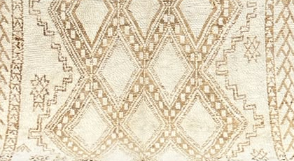 Berberteppich Creme mit taupefarbenen Rauten – 254 × 170 cm – Detailausschnitt aus dem Originalfoto