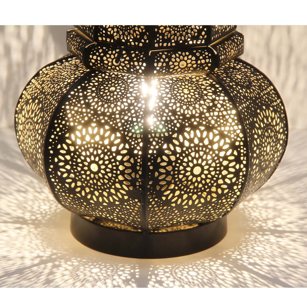 Tischlampe Schwarz-Gold mit Lochmuster – Leona 30 cm, Ansicht 4