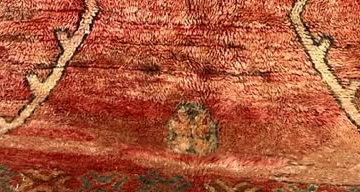 Vintage Berberteppich Korallrot mit heller Linienzeichnung – 280 × 150 cm – Originaldetail 2