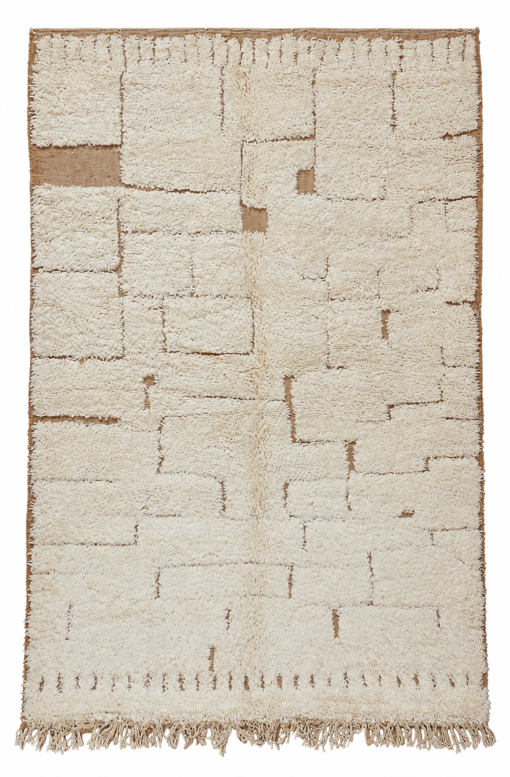 Beni Ourain Vintage Teppich Creme-Beige mit unregelmäßigen Rechtecken, 250 × 164 cm, MF-029 – Gesamtansicht auf weißem Hintergrund