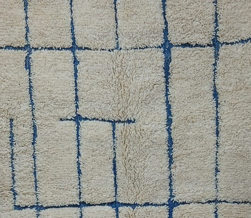 Pattern detail from the original photograph of Cream Vintage Beni Ourain Rug with Dark Grid, 257 × 148 cm.