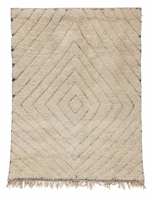 Beni Ourain Vintage Teppich Creme mit feinen diagonalen Rauten, 290 × 224 cm, MF-041 – Gesamtansicht auf weißem Hintergrund
