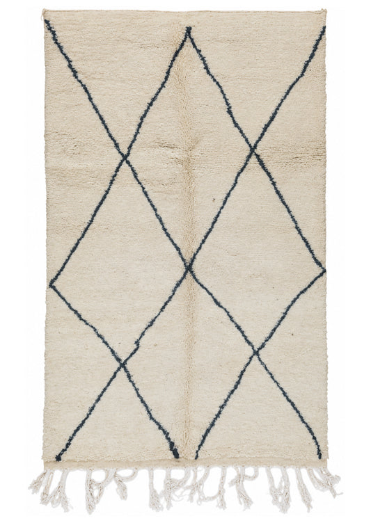 Beni Ourain Vintage Teppich Creme mit großen dunklen Rauten · 260 × 160 cm · MF-009 – gerade Gesamtansicht auf weißem Hintergrund