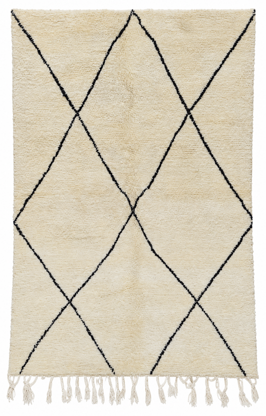Beni Ourain Vintage Teppich Creme-Schwarz mit großen Rauten, 250 × 160 cm, MF-027 – Gesamtansicht auf weißem Hintergrund