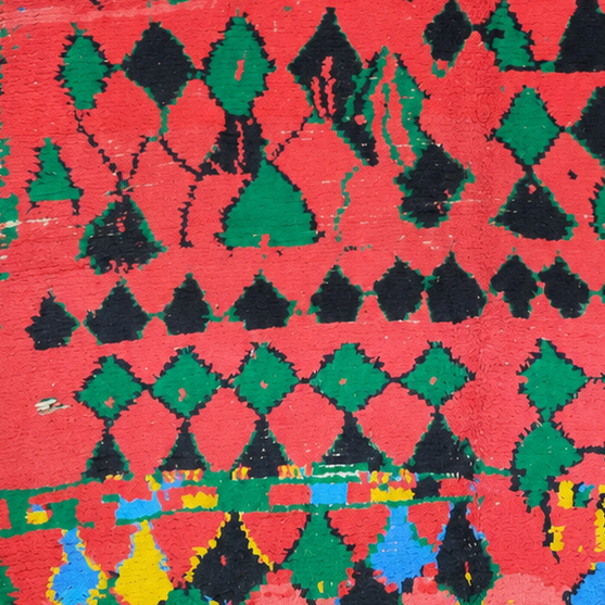 Vintage Berberteppich Korallrot mit bunten Rauten, 310 × 160 cm, MF-046 – Detailausschnitt der Oberfläche