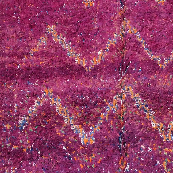 Vintage Berberteppich Magenta mit hellen Rauten, 335 × 174 cm, MF-054 – Detailausschnitt der Oberfläche