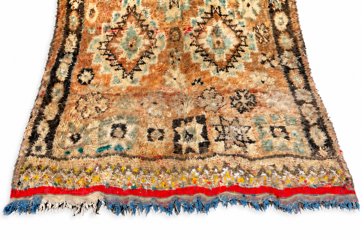 Edge detail of Beige Vintage Moroccan Rug with Green Diamonds, 340 × 160 cm.