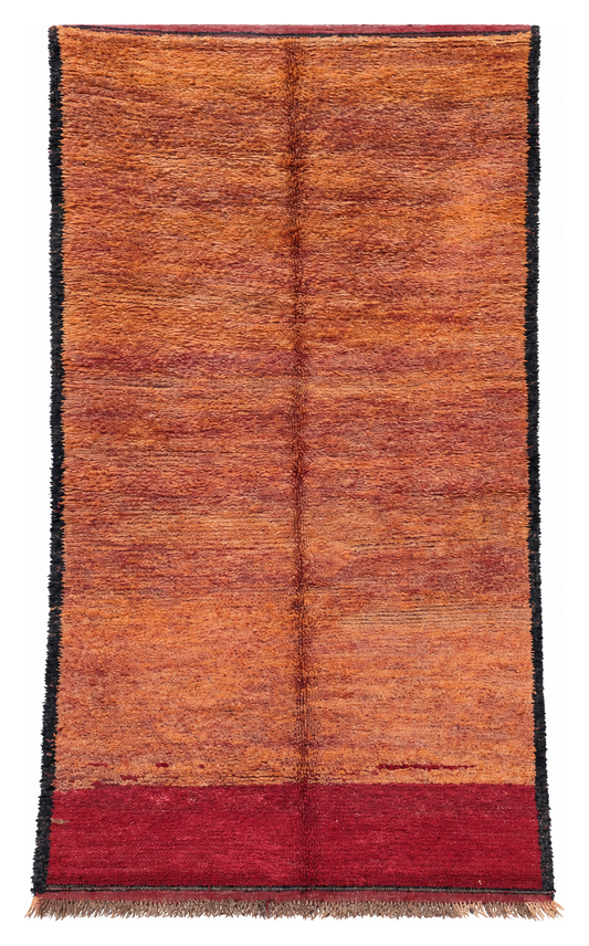 Vintage Berberteppich Ocker mit burgunderrotem Abschluss, 275 × 150 cm, MF-055 – Gesamtansicht auf weißem Hintergrund