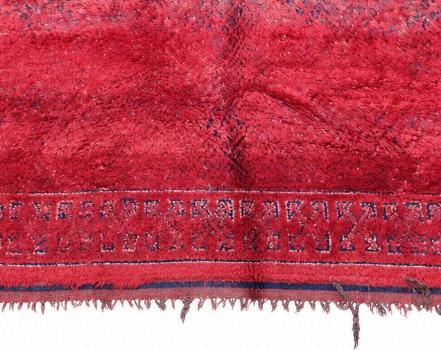 Fringe and edge detail of Red Vintage Moroccan Rug with Delicate Patterned Panels, 290 × 190 cm.