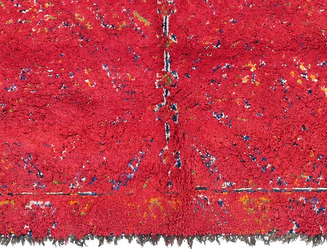 Fringe and edge detail of Red and Pink Vintage Moroccan Rug with Fine Lines, 320 × 220 cm.