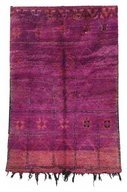 Vintage Berberteppich Violett mit freien Linien, 288 × 180 cm, MF-057 – Gesamtansicht auf weißem Hintergrund