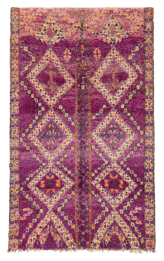 Vintage Berberteppich Violett mit großen hellen Rauten, 336 × 198 cm, MF-069 – Gesamtansicht auf weißem Hintergrund