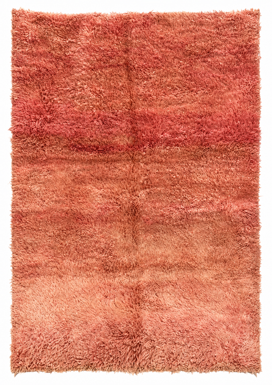 Vintage Teppich Altrosa mit sanften Farbwechseln, 235 × 167 cm – anhand des Originalfotos freigestellte Gesamtansicht.