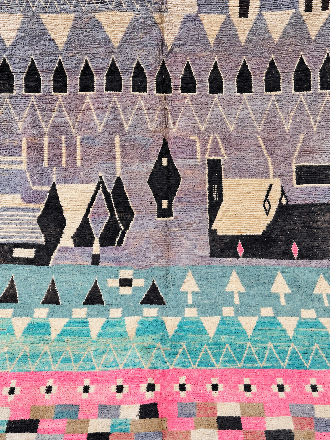 Musterausschnitt: Vintage Teppich in Grau und Pastell mit grafischen Reihen – 350 × 250 cm.