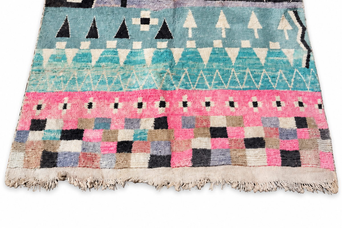 Randausschnitt: Vintage Teppich in Grau und Pastell mit grafischen Reihen – 350 × 250 cm.