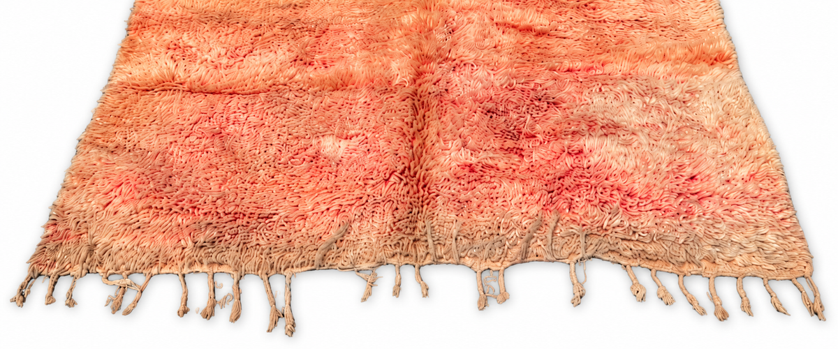Randausschnitt: Vintage Teppich in Rosé und Beige mit sanften Farbbändern – 300 × 176 cm.