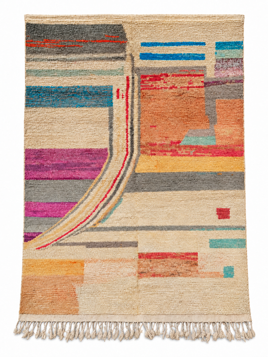 Vintage Teppich mit farbigen Streifen und offenen Linien aus Marokko, 340 × 250 cm, Gesamtansicht vor weißem Hintergrund.