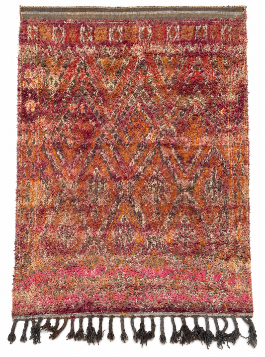 Vintage Teppich Rostrot mit dichter geometrischer Zeichnung – 280 × 196 cm – freigestellte Gesamtansicht anhand des Originalfotos.