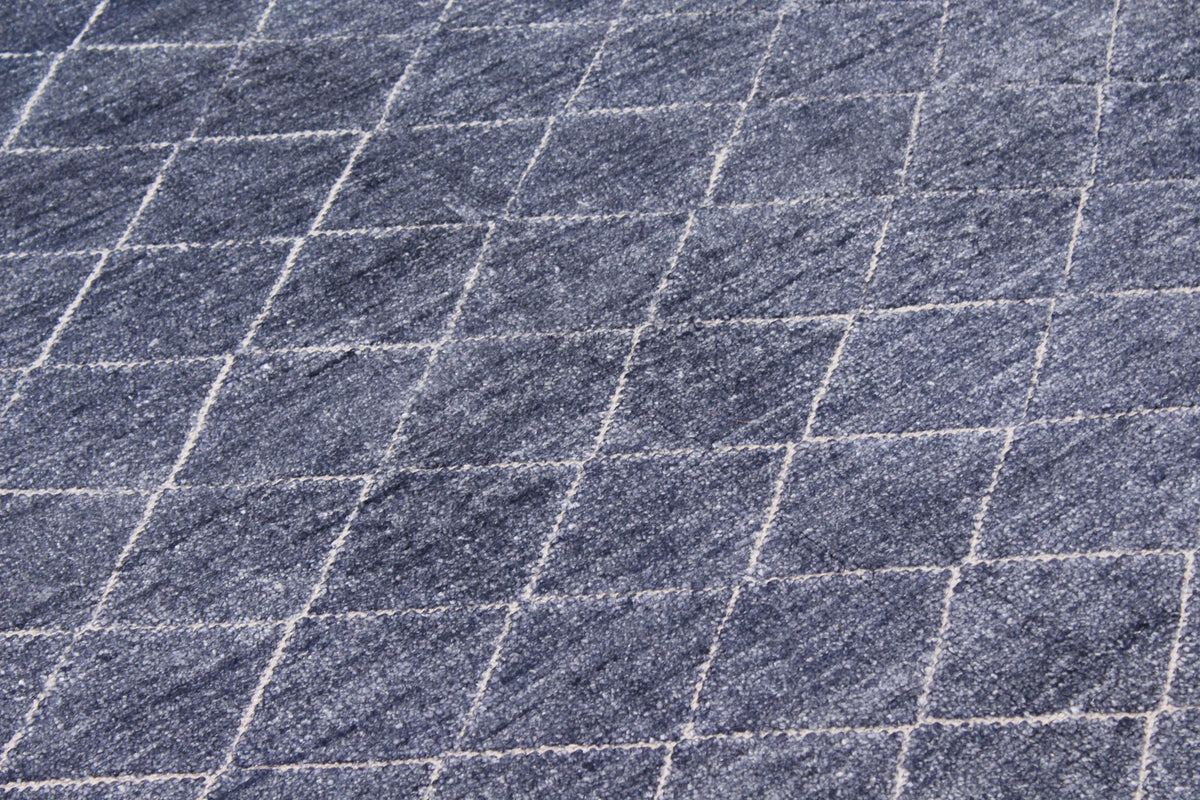 Blauer Orientteppich mit feinem Rautengitter, 300 × 238 cm – Produktansicht 4